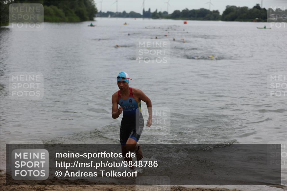 21.06.2026 - 29. Vierlanden-Triathlon Andreas Tolksdorf http://msf.ph/oto/9848786 21.06.2026 09:55:37 Schwimmen 376 meine-sportfotos.de