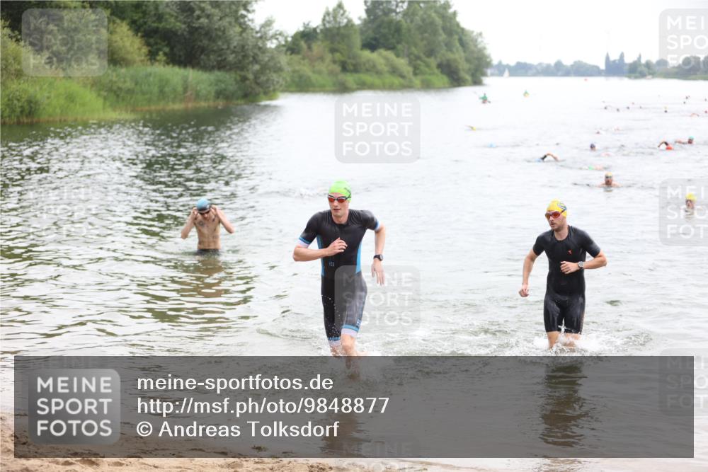 21.06.2026 - 29. Vierlanden-Triathlon Andreas Tolksdorf http://msf.ph/oto/9848877 21.06.2026 09:56:17 Schwimmen 308, 332 meine-sportfotos.de