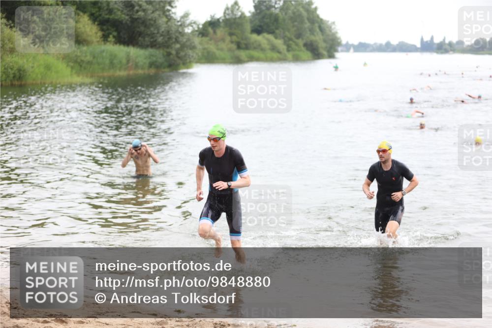 21.06.2026 - 29. Vierlanden-Triathlon Andreas Tolksdorf http://msf.ph/oto/9848880 21.06.2026 09:56:17 Schwimmen 308, 332 meine-sportfotos.de