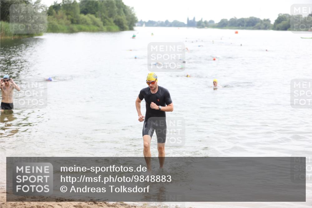 21.06.2026 - 29. Vierlanden-Triathlon Andreas Tolksdorf http://msf.ph/oto/9848883 21.06.2026 09:56:19 Schwimmen 308, 332, 354 meine-sportfotos.de
