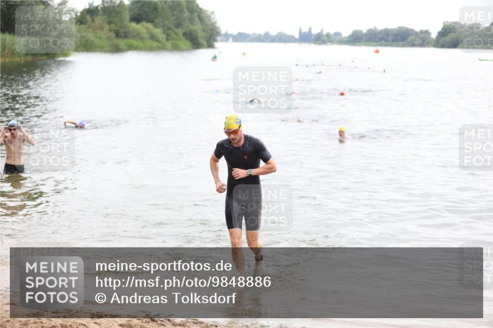 21.06.2026 - 29. Vierlanden-Triathlon Andreas Tolksdorf http://msf.ph/oto/9848886 21.06.2026 09:56:19 Schwimmen 308, 332, 354 meine-sportfotos.de