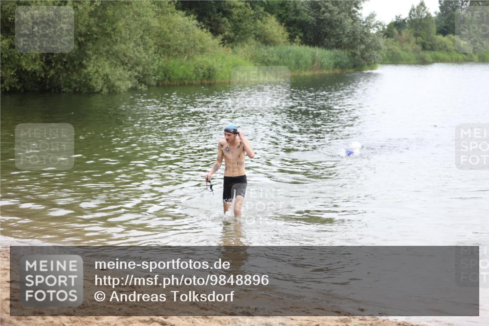 21.06.2026 - 29. Vierlanden-Triathlon Andreas Tolksdorf http://msf.ph/oto/9848896 21.06.2026 09:56:24 Schwimmen 306, 332, 354 meine-sportfotos.de