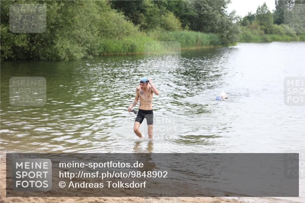 21.06.2026 - 29. Vierlanden-Triathlon Andreas Tolksdorf http://msf.ph/oto/9848902 21.06.2026 09:56:24 Schwimmen 306, 332, 354 meine-sportfotos.de