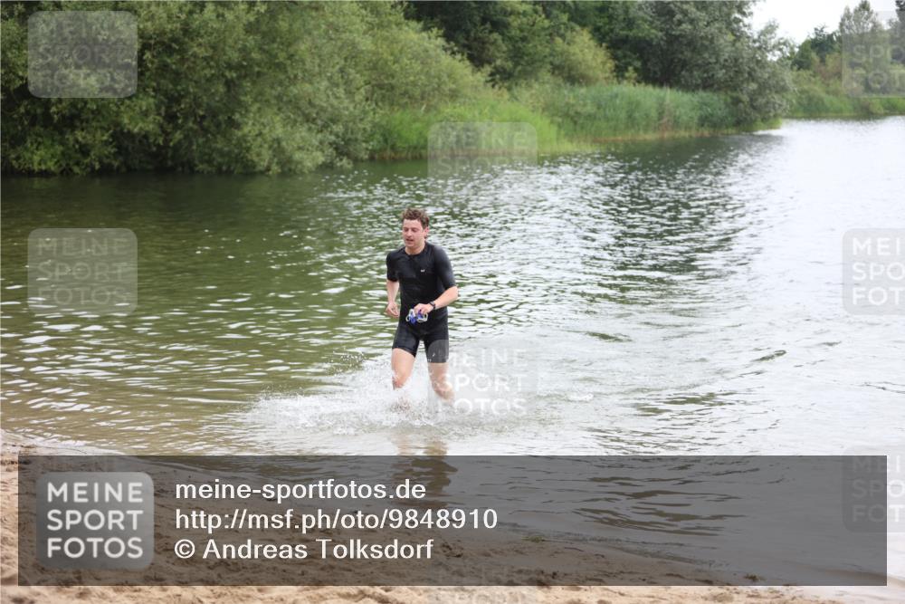 21.06.2026 - 29. Vierlanden-Triathlon Andreas Tolksdorf http://msf.ph/oto/9848910 21.06.2026 09:56:33 Schwimmen 306, 354, 361, 365 meine-sportfotos.de