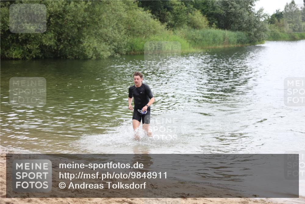 21.06.2026 - 29. Vierlanden-Triathlon Andreas Tolksdorf http://msf.ph/oto/9848911 21.06.2026 09:56:33 Schwimmen 306, 354, 361, 365 meine-sportfotos.de