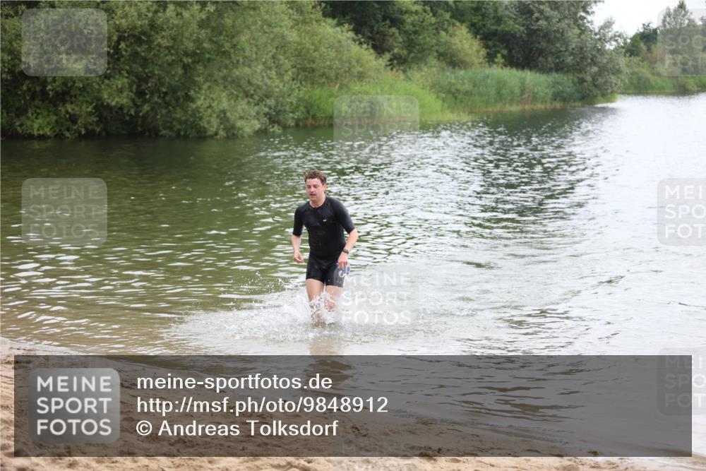 21.06.2026 - 29. Vierlanden-Triathlon Andreas Tolksdorf http://msf.ph/oto/9848912 21.06.2026 09:56:33 Schwimmen 306, 354, 361, 365 meine-sportfotos.de