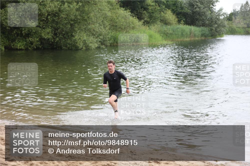21.06.2026 - 29. Vierlanden-Triathlon Andreas Tolksdorf http://msf.ph/oto/9848915 21.06.2026 09:56:33 Schwimmen 306, 354, 361, 365 meine-sportfotos.de