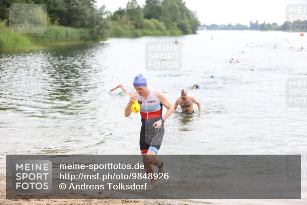 21.06.2026 - 29. Vierlanden-Triathlon Andreas Tolksdorf http://msf.ph/oto/9848926 21.06.2026 09:56:37 Schwimmen 306, 361, 365 meine-sportfotos.de