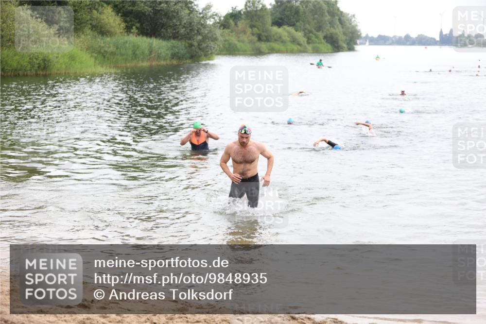 21.06.2026 - 29. Vierlanden-Triathlon Andreas Tolksdorf http://msf.ph/oto/9848935 21.06.2026 09:56:41 Schwimmen 317, 361, 365 meine-sportfotos.de