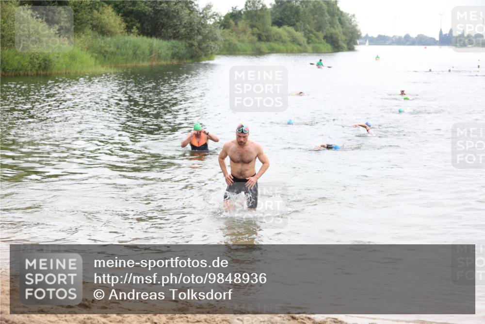 21.06.2026 - 29. Vierlanden-Triathlon Andreas Tolksdorf http://msf.ph/oto/9848936 21.06.2026 09:56:41 Schwimmen 317, 361, 365 meine-sportfotos.de