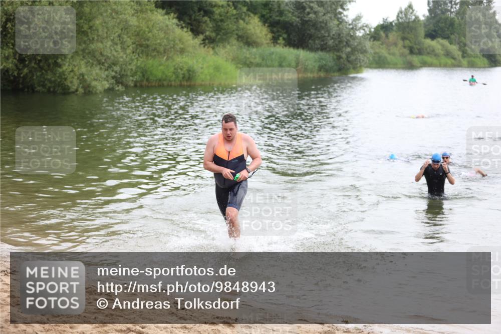 21.06.2026 - 29. Vierlanden-Triathlon Andreas Tolksdorf http://msf.ph/oto/9848943 21.06.2026 09:56:48 Schwimmen 307, 317, 352, 361 meine-sportfotos.de