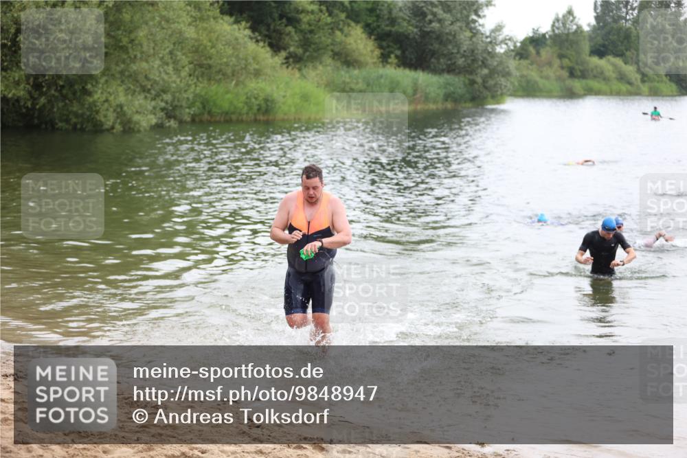 21.06.2026 - 29. Vierlanden-Triathlon Andreas Tolksdorf http://msf.ph/oto/9848947 21.06.2026 09:56:48 Schwimmen 307, 317, 352, 361 meine-sportfotos.de
