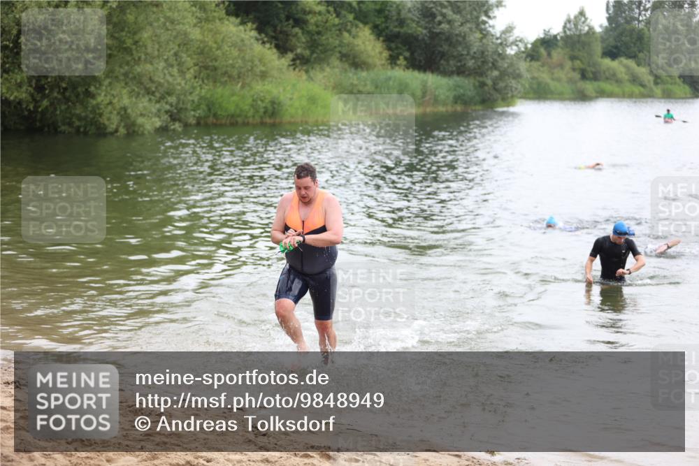 21.06.2026 - 29. Vierlanden-Triathlon Andreas Tolksdorf http://msf.ph/oto/9848949 21.06.2026 09:56:48 Schwimmen 307, 317, 352, 361 meine-sportfotos.de