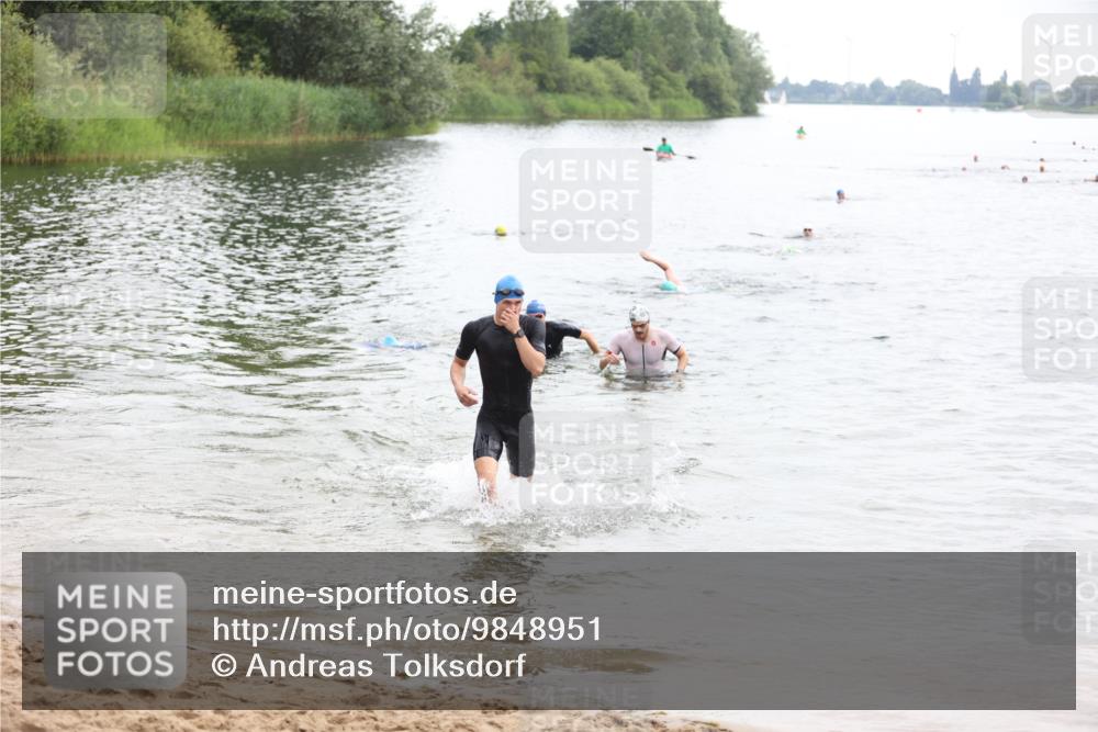 21.06.2026 - 29. Vierlanden-Triathlon Andreas Tolksdorf http://msf.ph/oto/9848951 21.06.2026 09:56:51 Schwimmen 307, 312, 317, 352 meine-sportfotos.de