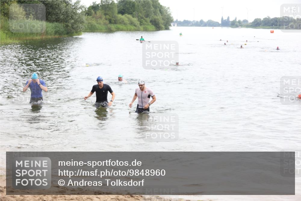 21.06.2026 - 29. Vierlanden-Triathlon Andreas Tolksdorf http://msf.ph/oto/9848960 21.06.2026 09:56:55 Schwimmen 307, 312, 352, 363 meine-sportfotos.de