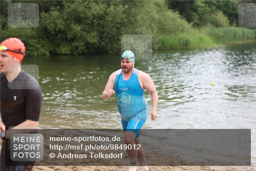21.06.2026 - 29. Vierlanden-Triathlon Andreas Tolksdorf http://msf.ph/oto/9849012 21.06.2026 09:57:11 Schwimmen 326, 344 meine-sportfotos.de