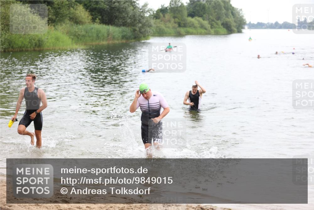 21.06.2026 - 29. Vierlanden-Triathlon Andreas Tolksdorf http://msf.ph/oto/9849015 21.06.2026 09:57:22 Schwimmen 336, 347, 349 meine-sportfotos.de