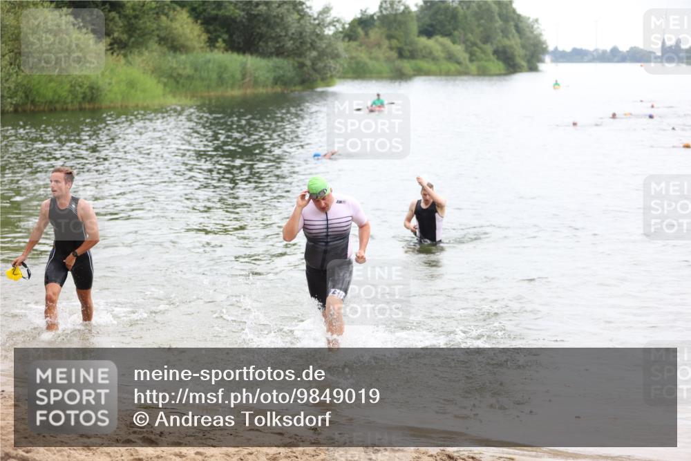 21.06.2026 - 29. Vierlanden-Triathlon Andreas Tolksdorf http://msf.ph/oto/9849019 21.06.2026 09:57:22 Schwimmen 336, 347, 349 meine-sportfotos.de