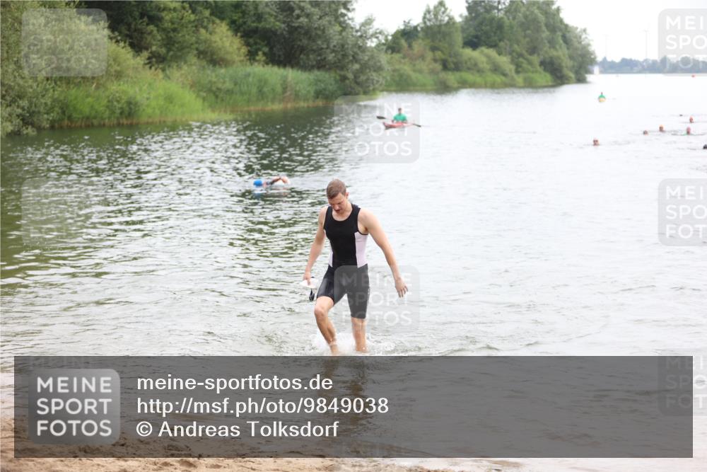 21.06.2026 - 29. Vierlanden-Triathlon Andreas Tolksdorf http://msf.ph/oto/9849038 21.06.2026 09:57:29 Schwimmen 336, 346, 347, 349 meine-sportfotos.de