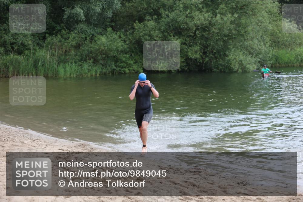 21.06.2026 - 29. Vierlanden-Triathlon Andreas Tolksdorf http://msf.ph/oto/9849045 21.06.2026 09:57:50 Schwimmen 316 meine-sportfotos.de