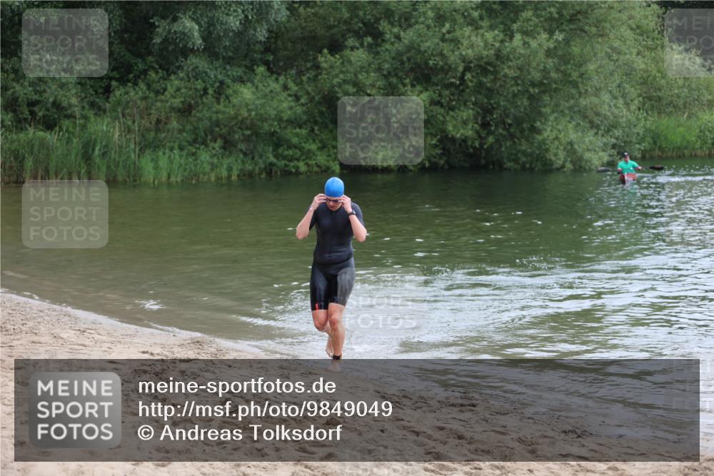 21.06.2026 - 29. Vierlanden-Triathlon Andreas Tolksdorf http://msf.ph/oto/9849049 21.06.2026 09:57:50 Schwimmen 316 meine-sportfotos.de