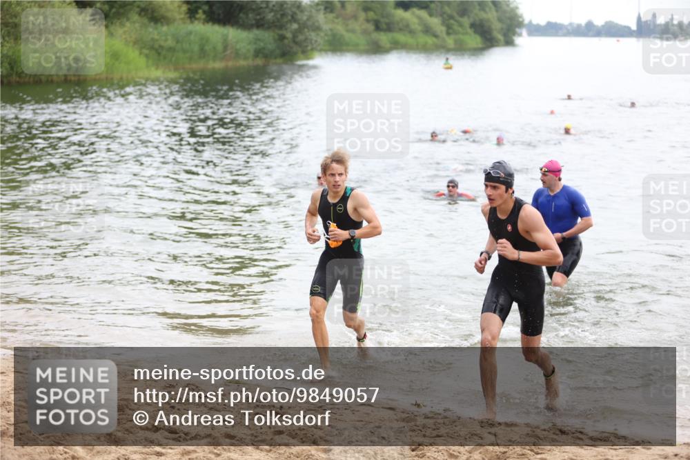 21.06.2026 - 29. Vierlanden-Triathlon Andreas Tolksdorf http://msf.ph/oto/9849057 21.06.2026 09:58:06 Schwimmen 334, 345, 360, 373 meine-sportfotos.de