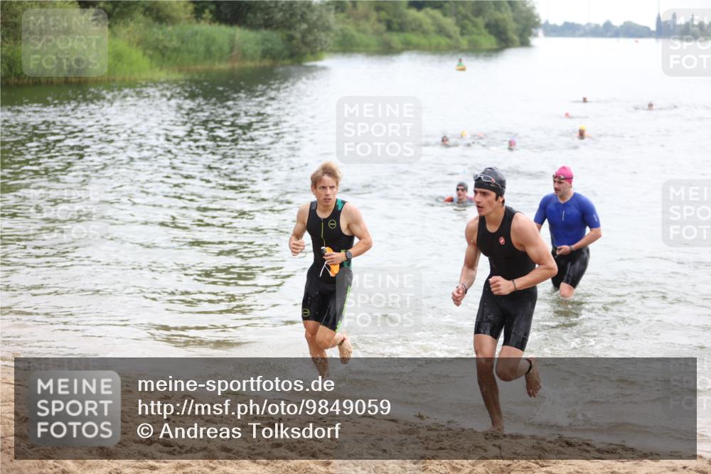 21.06.2026 - 29. Vierlanden-Triathlon Andreas Tolksdorf http://msf.ph/oto/9849059 21.06.2026 09:58:06 Schwimmen 334, 345, 360, 373 meine-sportfotos.de