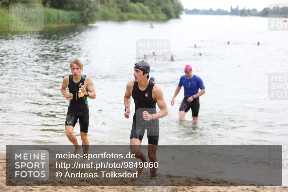 21.06.2026 - 29. Vierlanden-Triathlon Andreas Tolksdorf http://msf.ph/oto/9849060 21.06.2026 09:58:06 Schwimmen 334, 345, 360, 373 meine-sportfotos.de