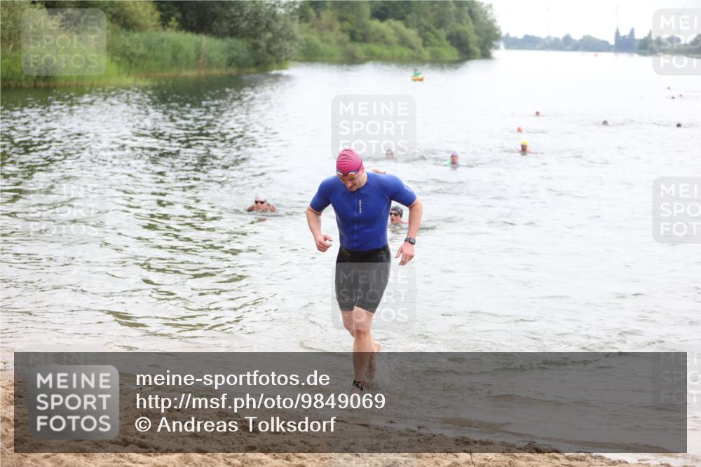 21.06.2026 - 29. Vierlanden-Triathlon Andreas Tolksdorf http://msf.ph/oto/9849069 21.06.2026 09:58:09 Schwimmen 334, 345, 360, 373 meine-sportfotos.de