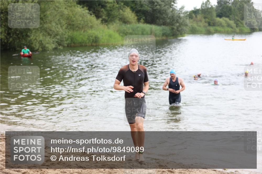 21.06.2026 - 29. Vierlanden-Triathlon Andreas Tolksdorf http://msf.ph/oto/9849089 21.06.2026 09:58:20 Schwimmen 305, 320, 334, 348 meine-sportfotos.de