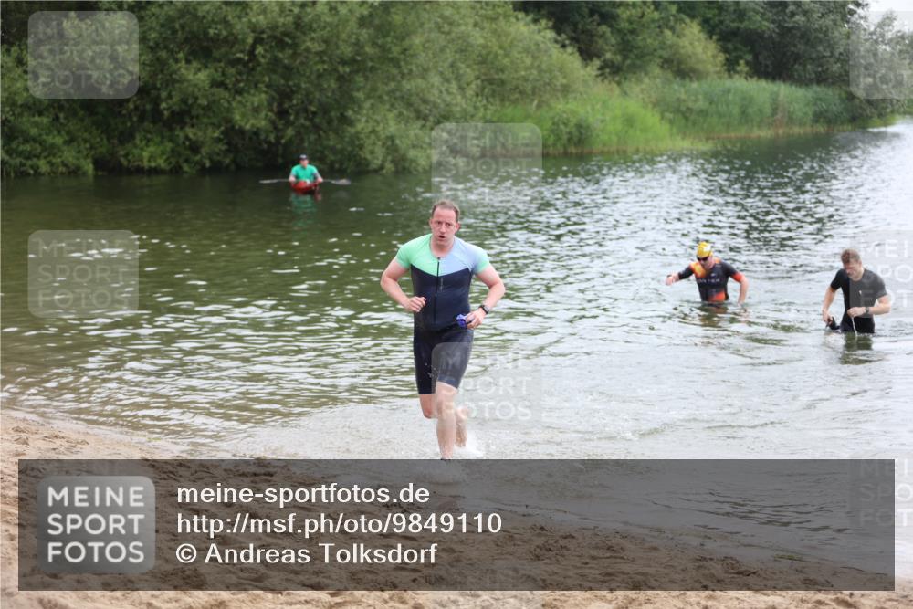 21.06.2026 - 29. Vierlanden-Triathlon Andreas Tolksdorf http://msf.ph/oto/9849110 21.06.2026 09:58:32 Schwimmen 309, 320, 358, 359 meine-sportfotos.de