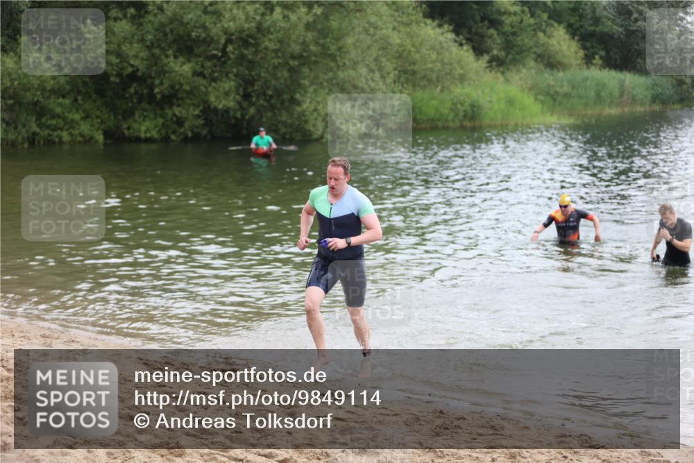 21.06.2026 - 29. Vierlanden-Triathlon Andreas Tolksdorf http://msf.ph/oto/9849114 21.06.2026 09:58:32 Schwimmen 309, 320, 358, 359 meine-sportfotos.de
