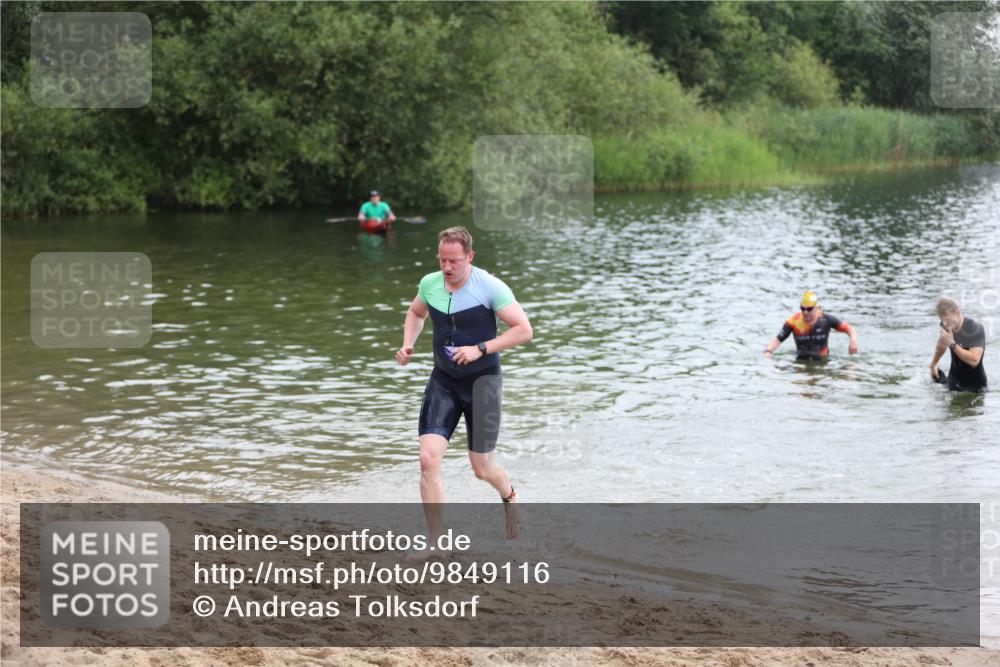 21.06.2026 - 29. Vierlanden-Triathlon Andreas Tolksdorf http://msf.ph/oto/9849116 21.06.2026 09:58:32 Schwimmen 309, 320, 358, 359 meine-sportfotos.de