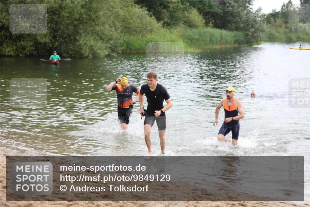 21.06.2026 - 29. Vierlanden-Triathlon Andreas Tolksdorf http://msf.ph/oto/9849129 21.06.2026 09:58:38 Schwimmen 309, 358, 359 meine-sportfotos.de