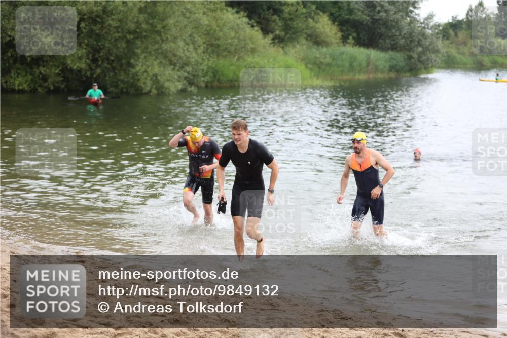 21.06.2026 - 29. Vierlanden-Triathlon Andreas Tolksdorf http://msf.ph/oto/9849132 21.06.2026 09:58:38 Schwimmen 309, 358, 359 meine-sportfotos.de