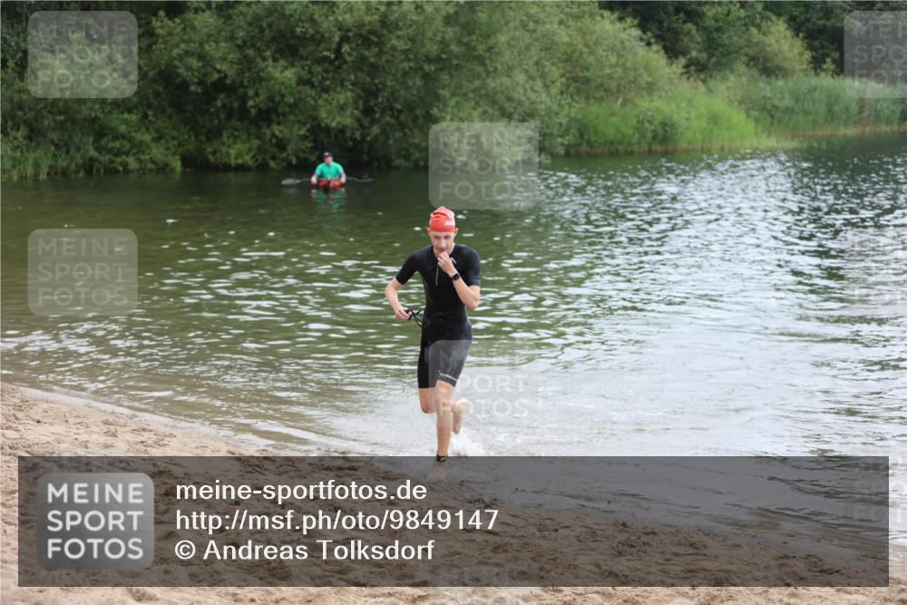 21.06.2026 - 29. Vierlanden-Triathlon Andreas Tolksdorf http://msf.ph/oto/9849147 21.06.2026 09:58:52 Schwimmen 371 meine-sportfotos.de