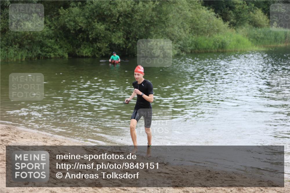 21.06.2026 - 29. Vierlanden-Triathlon Andreas Tolksdorf http://msf.ph/oto/9849151 21.06.2026 09:58:52 Schwimmen 371 meine-sportfotos.de
