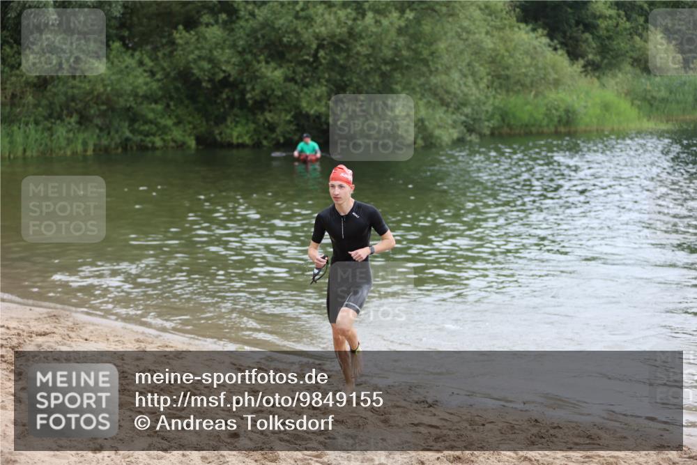 21.06.2026 - 29. Vierlanden-Triathlon Andreas Tolksdorf http://msf.ph/oto/9849155 21.06.2026 09:58:52 Schwimmen 371 meine-sportfotos.de