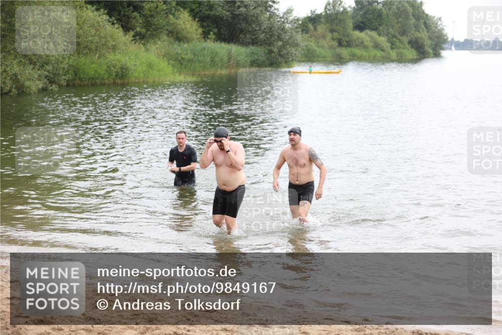 21.06.2026 - 29. Vierlanden-Triathlon Andreas Tolksdorf http://msf.ph/oto/9849167 21.06.2026 09:59:04 Schwimmen 303, 325, 356 meine-sportfotos.de