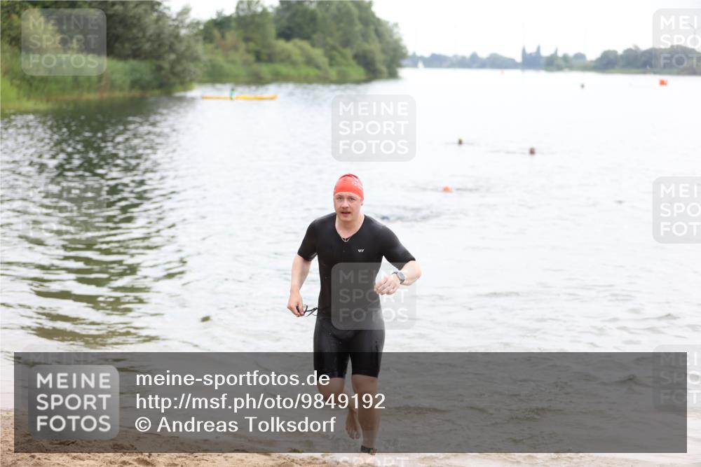 21.06.2026 - 29. Vierlanden-Triathlon Andreas Tolksdorf http://msf.ph/oto/9849192 21.06.2026 09:59:44 Schwimmen 313 meine-sportfotos.de