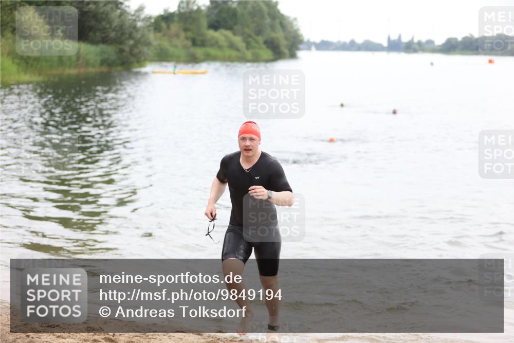 21.06.2026 - 29. Vierlanden-Triathlon Andreas Tolksdorf http://msf.ph/oto/9849194 21.06.2026 09:59:44 Schwimmen 313 meine-sportfotos.de
