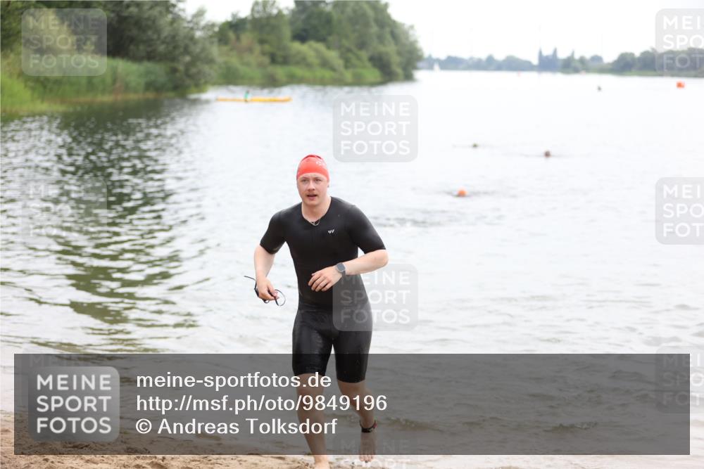 21.06.2026 - 29. Vierlanden-Triathlon Andreas Tolksdorf http://msf.ph/oto/9849196 21.06.2026 09:59:44 Schwimmen 313 meine-sportfotos.de