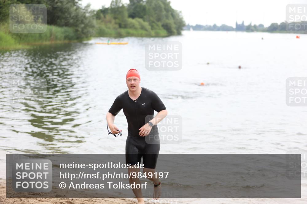 21.06.2026 - 29. Vierlanden-Triathlon Andreas Tolksdorf http://msf.ph/oto/9849197 21.06.2026 09:59:44 Schwimmen 313 meine-sportfotos.de