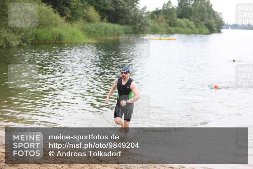 21.06.2026 - 29. Vierlanden-Triathlon Andreas Tolksdorf http://msf.ph/oto/9849204 21.06.2026 09:59:57 Schwimmen 338 meine-sportfotos.de