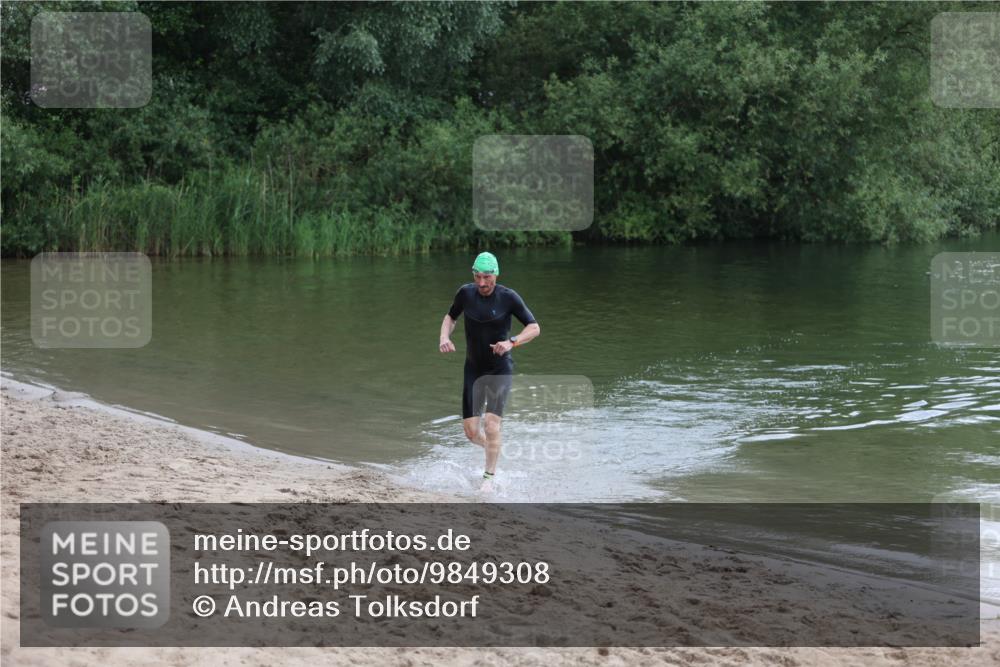 21.06.2026 - 29. Vierlanden-Triathlon Andreas Tolksdorf http://msf.ph/oto/9849308 21.06.2026 10:05:03 Schwimmen 431 meine-sportfotos.de
