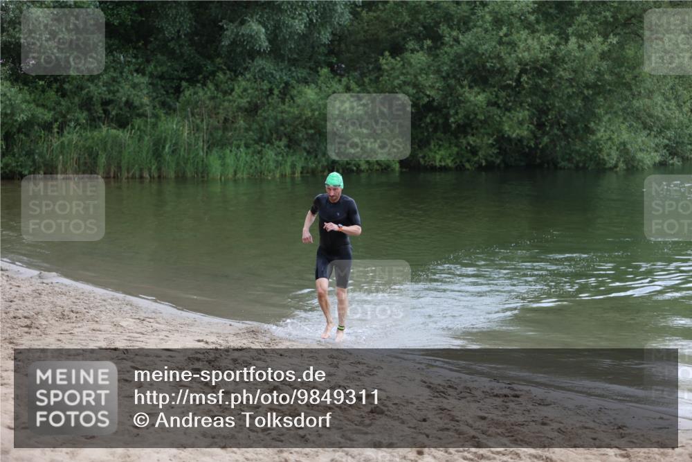 21.06.2026 - 29. Vierlanden-Triathlon Andreas Tolksdorf http://msf.ph/oto/9849311 21.06.2026 10:05:03 Schwimmen 431 meine-sportfotos.de
