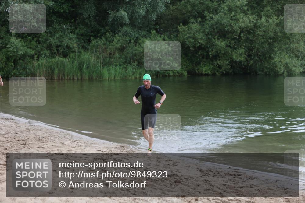 21.06.2026 - 29. Vierlanden-Triathlon Andreas Tolksdorf http://msf.ph/oto/9849323 21.06.2026 10:05:03 Schwimmen 431 meine-sportfotos.de