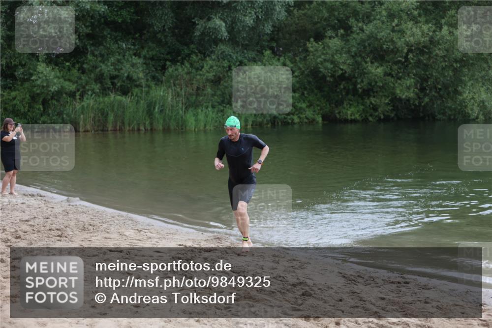 21.06.2026 - 29. Vierlanden-Triathlon Andreas Tolksdorf http://msf.ph/oto/9849325 21.06.2026 10:05:04 Schwimmen 431 meine-sportfotos.de