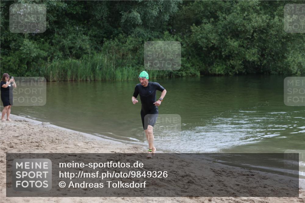 21.06.2026 - 29. Vierlanden-Triathlon Andreas Tolksdorf http://msf.ph/oto/9849326 21.06.2026 10:05:04 Schwimmen 431 meine-sportfotos.de