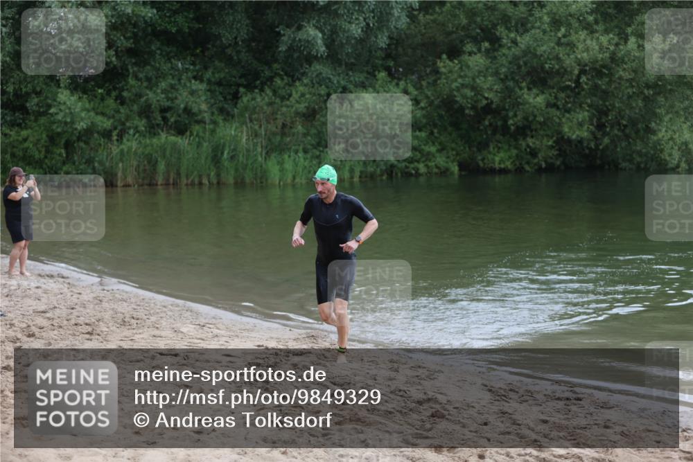 21.06.2026 - 29. Vierlanden-Triathlon Andreas Tolksdorf http://msf.ph/oto/9849329 21.06.2026 10:05:04 Schwimmen 431 meine-sportfotos.de